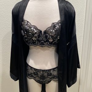 NWT Gorgeous Victoria’s Secret Panty and Bra Set